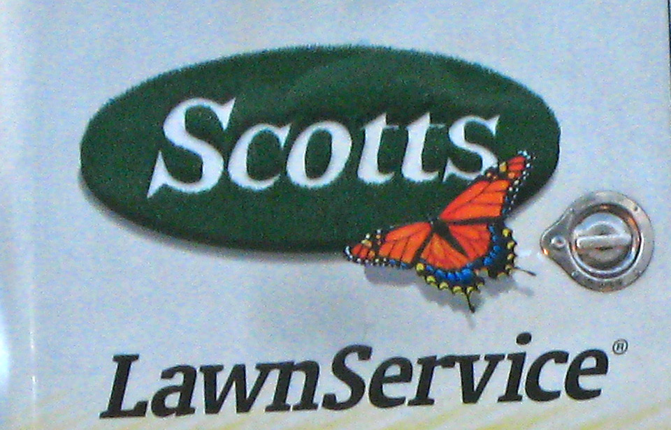 scotts-lawn-mutant-monarch-insert